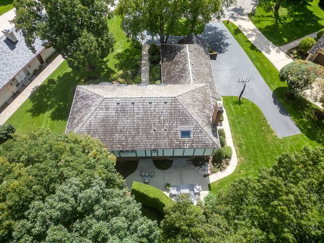 5 Regent Court, Burr Ridge, IL 60527