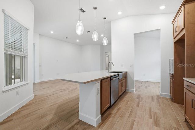 3710 PINE PEAK LOOP, Plant City, FL 33565