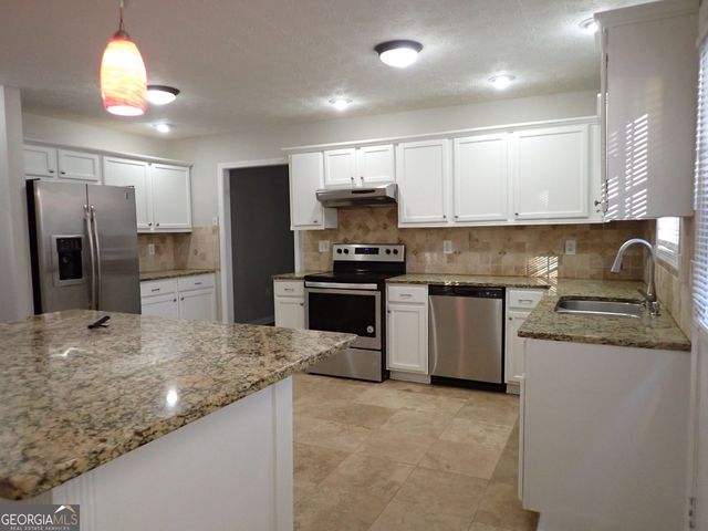 827 Sinclair Way, Jonesboro, GA 30238