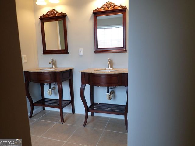 827 Sinclair Way, Jonesboro, GA 30238