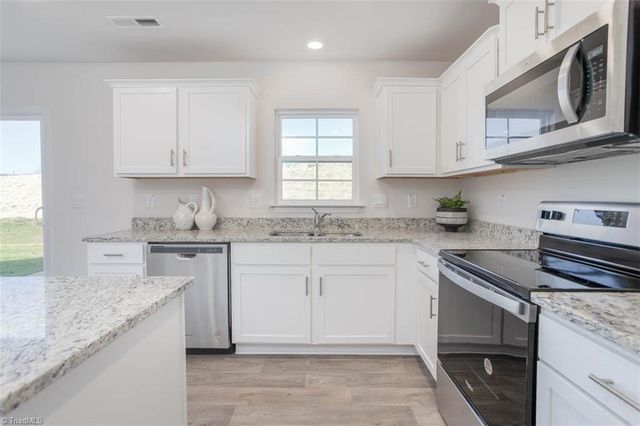 218 Covey Lane, Winston-salem, NC 27107