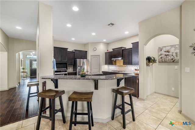 101 Sandstone Court, Victoria, TX 77904