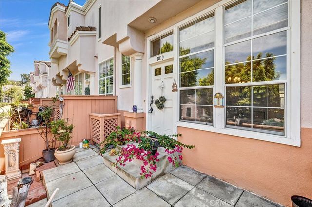 1010 S Volterra, Anaheim, CA 92808