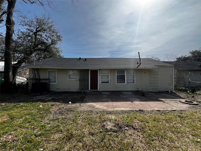 5815 Southseas Street, Houston, TX 77033