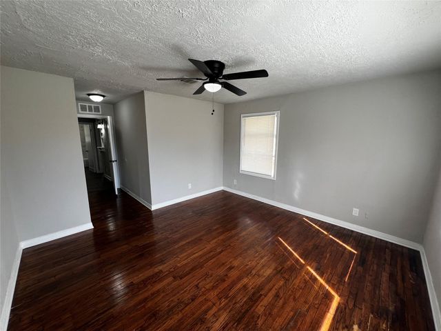 5815 Southseas Street, Houston, TX 77033