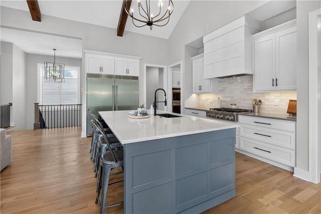 4761 NW Canyon Road, Lee's Summit, MO 64064