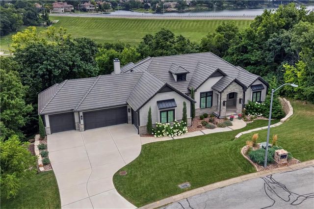 4761 NW Canyon Road, Lee's Summit, MO 64064