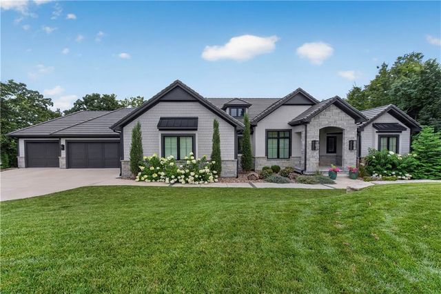 4761 NW Canyon Road, Lee's Summit, MO 64064
