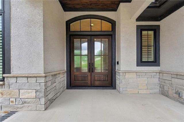 4761 NW Canyon Road, Lee's Summit, MO 64064