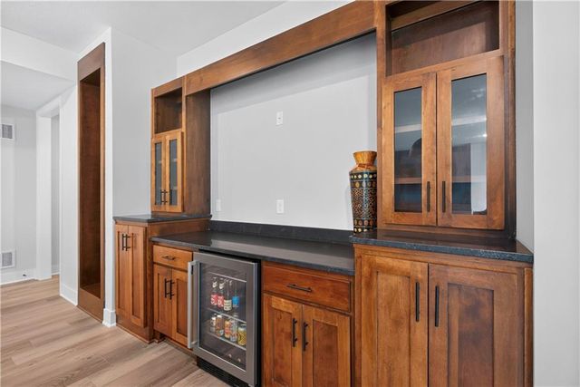 4761 NW Canyon Road, Lee's Summit, MO 64064