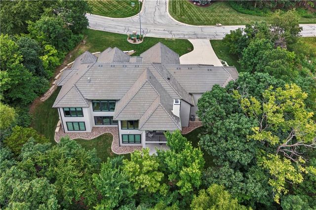 4761 NW Canyon Road, Lee's Summit, MO 64064