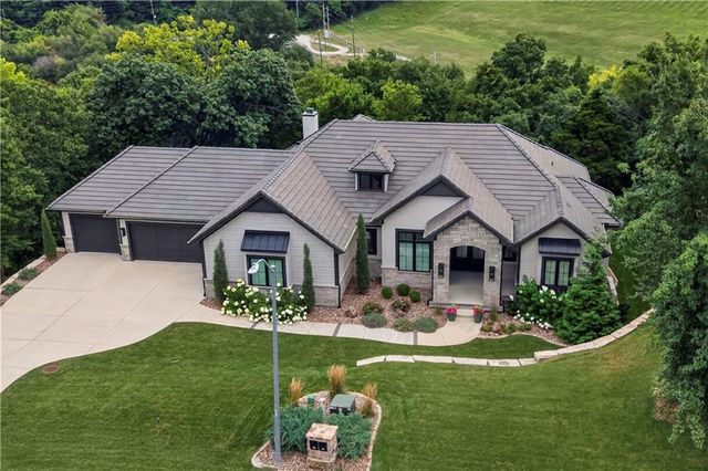 4761 NW Canyon Road, Lee's Summit, MO 64064