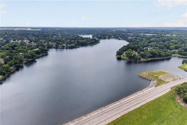 4761 NW Canyon Road, Lee's Summit, MO 64064