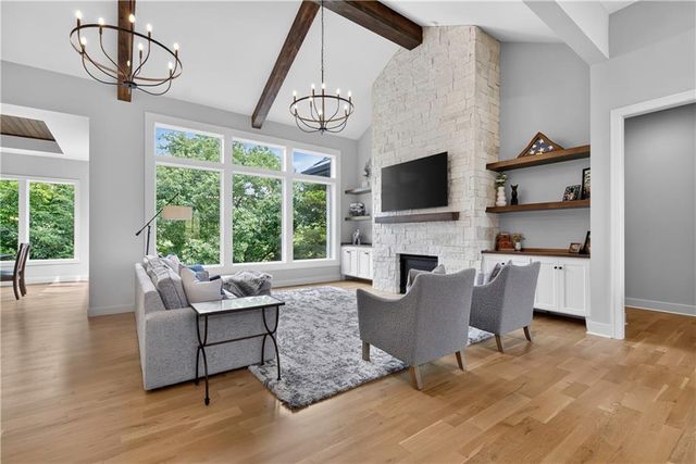 4761 NW Canyon Road, Lee's Summit, MO 64064