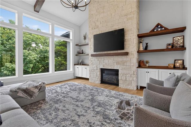 4761 NW Canyon Road, Lee's Summit, MO 64064