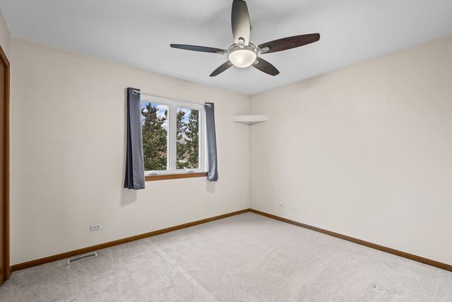 601 Edgewater Drive, Minooka, IL 60447