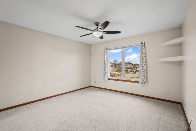 601 Edgewater Drive, Minooka, IL 60447