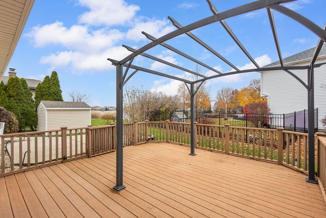 601 Edgewater Drive, Minooka, IL 60447