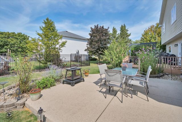 601 Edgewater Drive, Minooka, IL 60447