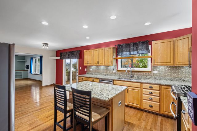 601 Edgewater Drive, Minooka, IL 60447