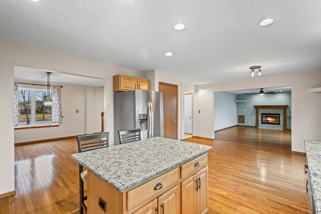 601 Edgewater Drive, Minooka, IL 60447