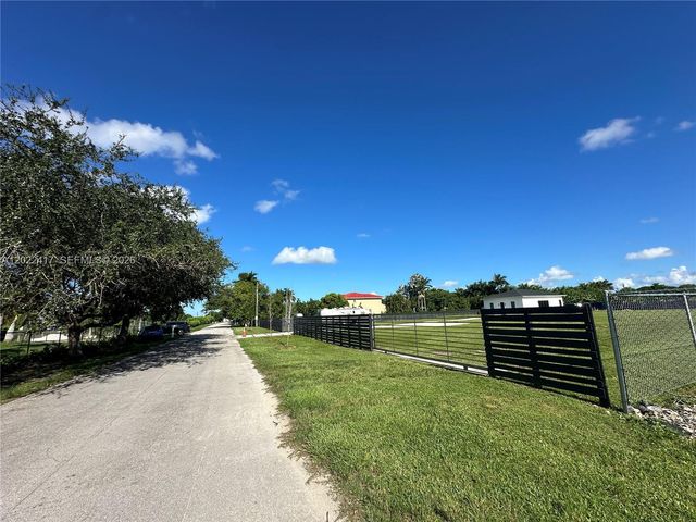 19690 SW 206th Street, Miami, FL 33187