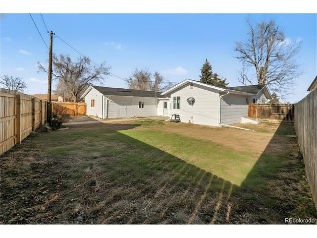 1016 Deborah Dr, Loveland, CO 80537