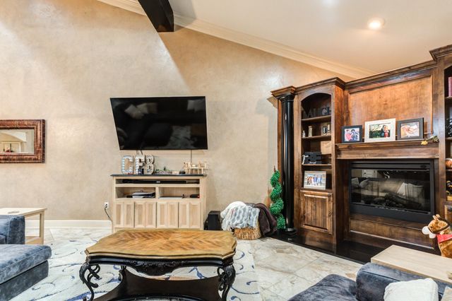 8 Tuscan Villas Circle, Lubbock, TX 79423