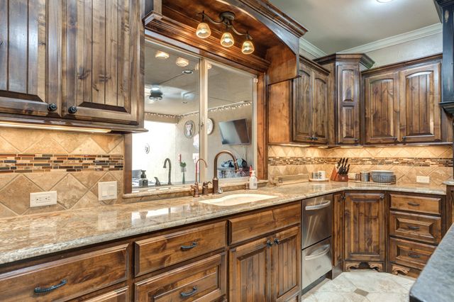 8 Tuscan Villas Circle, Lubbock, TX 79423