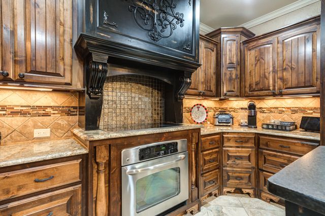 8 Tuscan Villas Circle, Lubbock, TX 79423