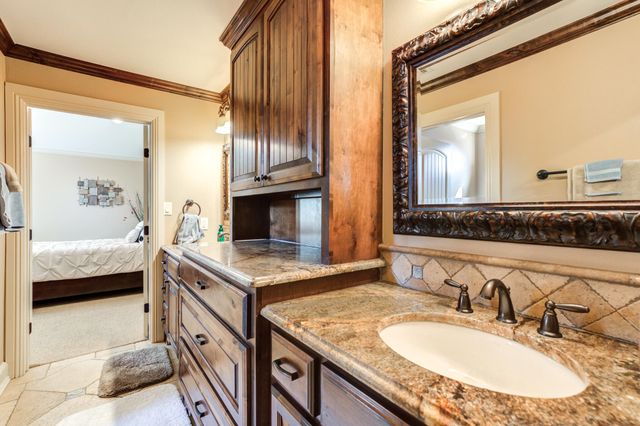 8 Tuscan Villas Circle, Lubbock, TX 79423