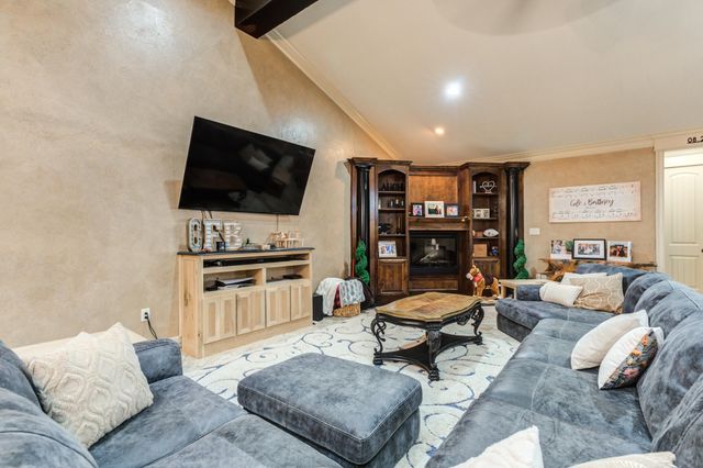 8 Tuscan Villas Circle, Lubbock, TX 79423