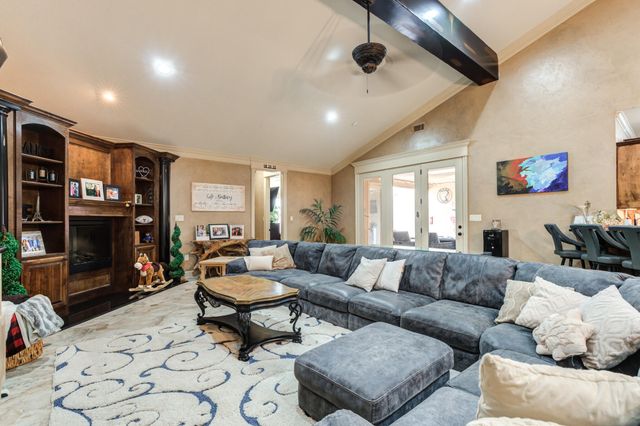 8 Tuscan Villas Circle, Lubbock, TX 79423