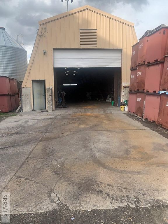 Image 3 of property listing at 164 W 1st N, Rexburg, ID 83440