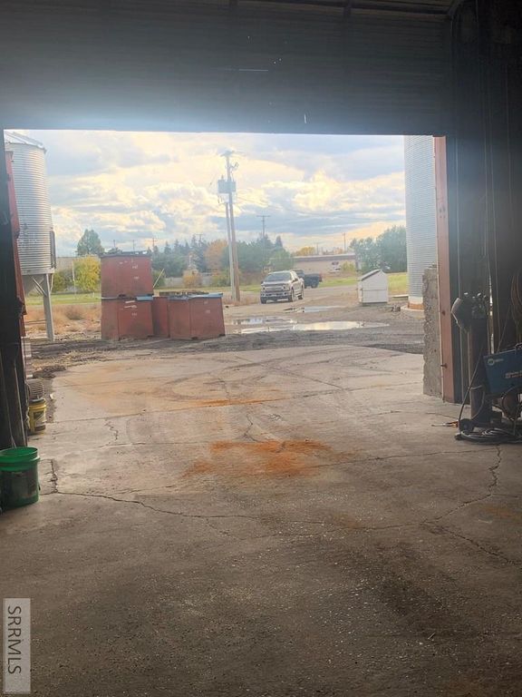 Image 6 of property listing at 164 W 1st N, Rexburg, ID 83440