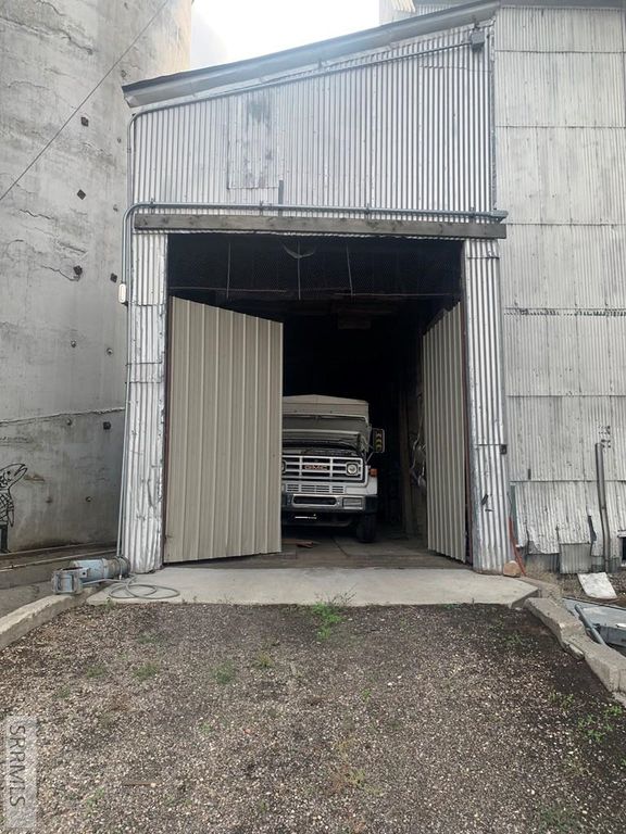 Image 8 of property listing at 164 W 1st N, Rexburg, ID 83440