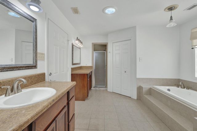 2131 Fm 484, Canyon Lake, TX 78133