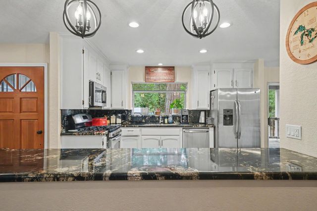 15701 Happie Lou Ln, Pioneer, CA 95666
