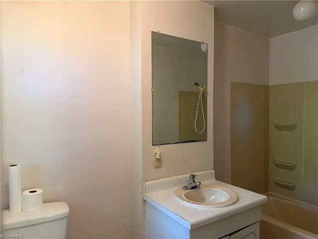 2975 Bellaire Circle, Walkertown, NC 27051