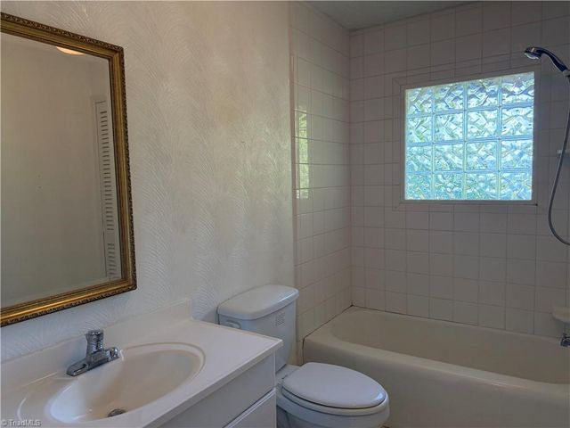 2975 Bellaire Circle, Walkertown, NC 27051