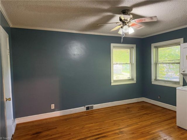 2975 Bellaire Circle, Walkertown, NC 27051