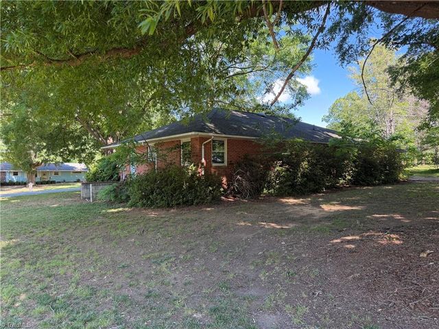 2975 Bellaire Circle, Walkertown, NC 27051