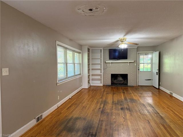 2975 Bellaire Circle, Walkertown, NC 27051