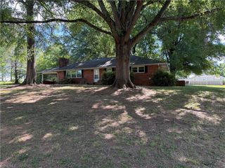 2975 Bellaire Circle, Walkertown, NC 27051