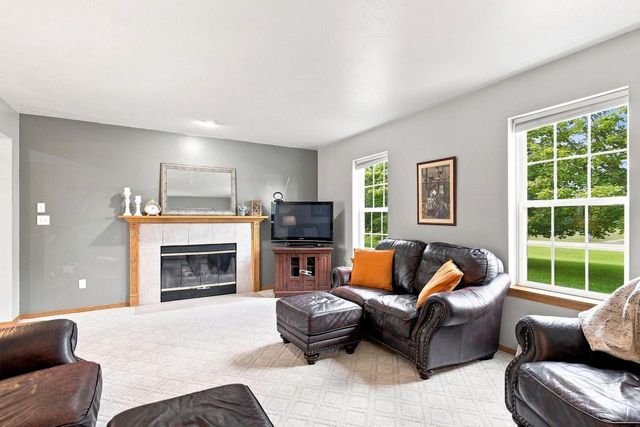 542 HIGHLAND MEADOW TRAIL, Pulaski, WI 54162
