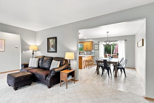 542 HIGHLAND MEADOW TRAIL, Pulaski, WI 54162