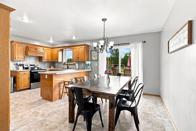542 HIGHLAND MEADOW TRAIL, Pulaski, WI 54162