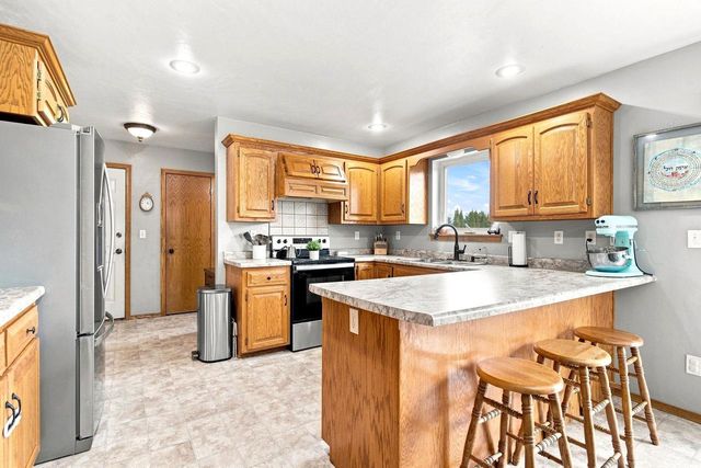 542 HIGHLAND MEADOW TRAIL, Pulaski, WI 54162