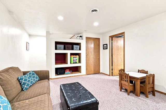 542 HIGHLAND MEADOW TRAIL, Pulaski, WI 54162