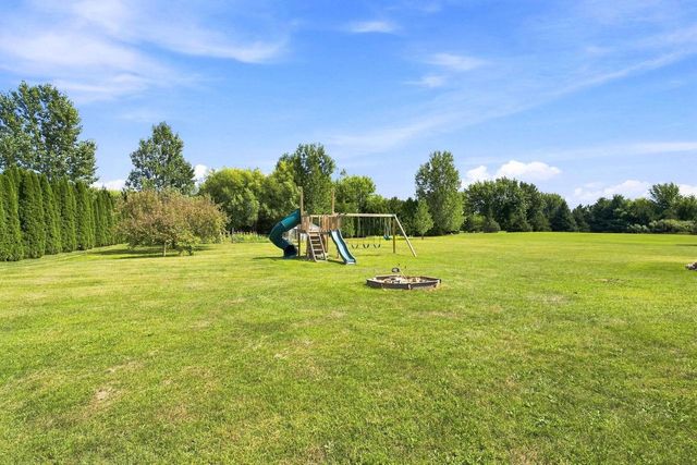 542 HIGHLAND MEADOW TRAIL, Pulaski, WI 54162